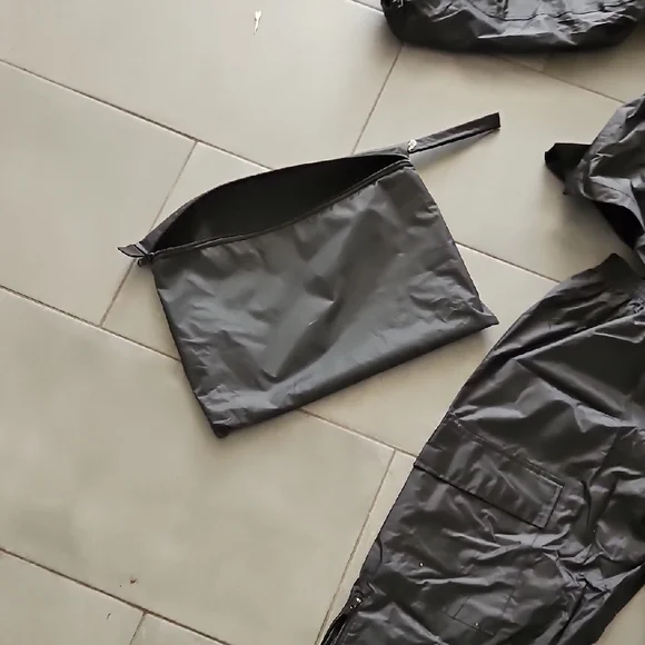 Black Jacket - Picture 4 of 8